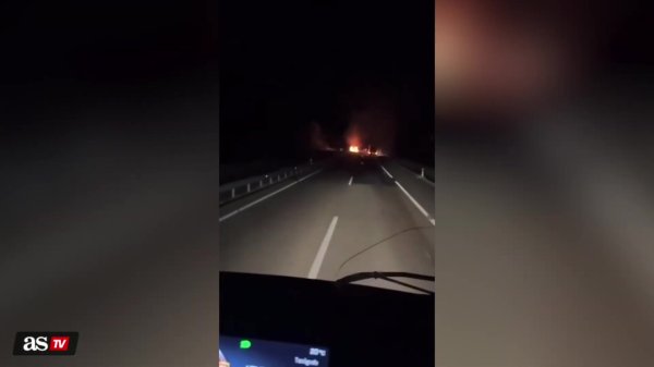 💔阿斯：目击者拍到若塔车祸现场画面，兰博基尼猛烈起火