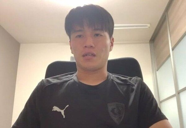 记者：日本国脚中场球员川崎飒太即将加盟美因茨，租借+选择买断