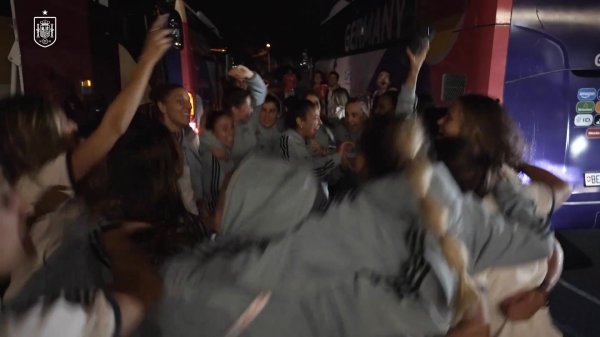 赢了还不能庆祝？阿斯：德媒质疑西女足庆祝方式不配世界冠军身份