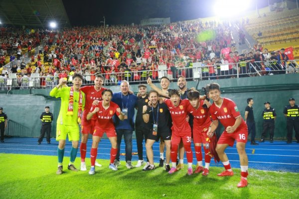 新华社：38元票＋球迷专列，重庆铜梁龙创中甲“新玩法”