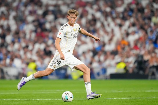 记者：皇马进行本周首次训练，预计赫伊森&居勒尔等人明日加入