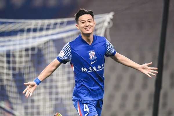 媒体人：申花想度过锋线伤病带来的考验，可在开场让蒋圣龙顶上去
