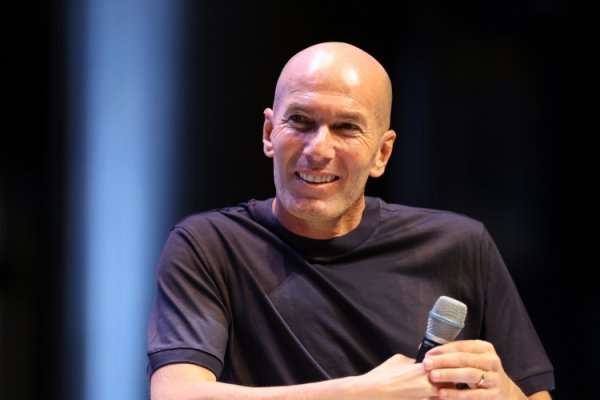 前皇马身体素质 主管:我时不时会和齐达内联系,他不会随意给出评判 前皇马身体素质 主管:我时不时会和齐达内联系,他不会随意给出评判