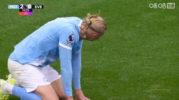 给跪了！哈兰德补时三获单刀，三次全部错失！无缘帽子戏法！