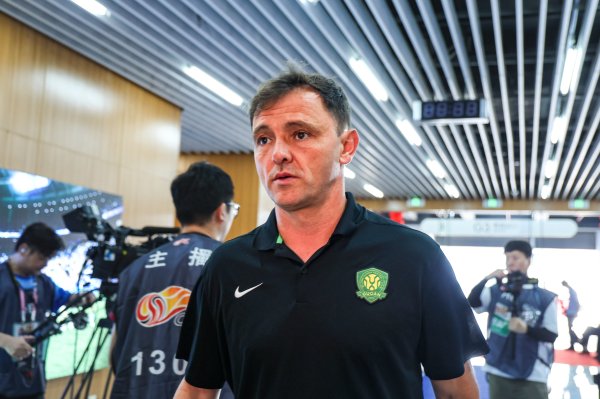 记者：国安明天下午进行适应场地练习  ，拉米罗、塞鸟出席发布会