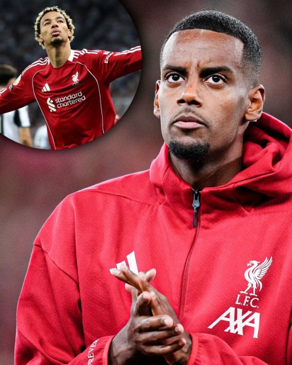 鲁尼:伊萨克不配排在埃基蒂克之前首发,表现而言他还没有准备好 鲁尼:伊萨克不配排在埃基蒂克之前首发,表现而言他还没有准备好