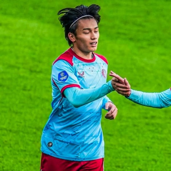 38分钟戴帽，上田绮世是首个欧洲主流联赛上半场戴帽的日本球员