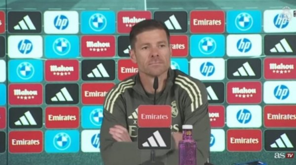 阿隆索:我不会谈论亚马尔的言论,重要的是我们在球场上的表现 阿隆索:我不会谈论亚马尔的言论,重要的是我们在球场上的表现