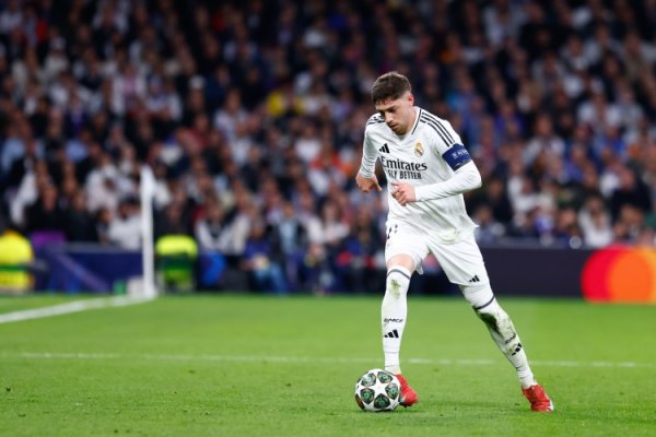 马卡:巴尔韦德在国家德比时带病上阵,在第72分钟体力不支被换下 马卡:巴尔韦德在国家德比时带病上阵,在第72分钟体力不支被换下