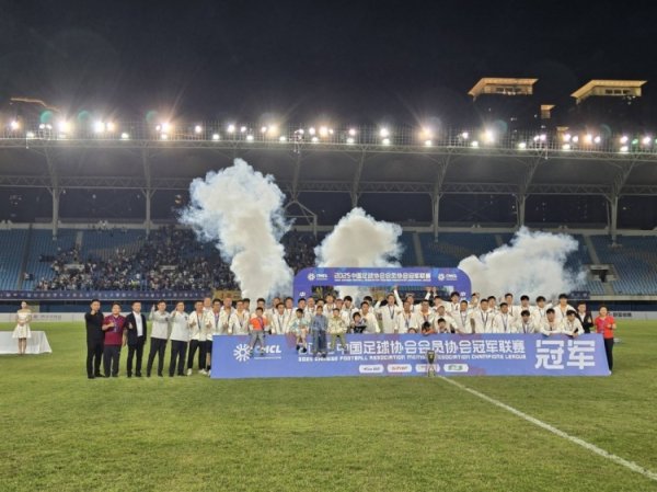 闽媒：厦门壹零贰陆赛季投入800万，坚守  职业化运营最终问鼎中冠