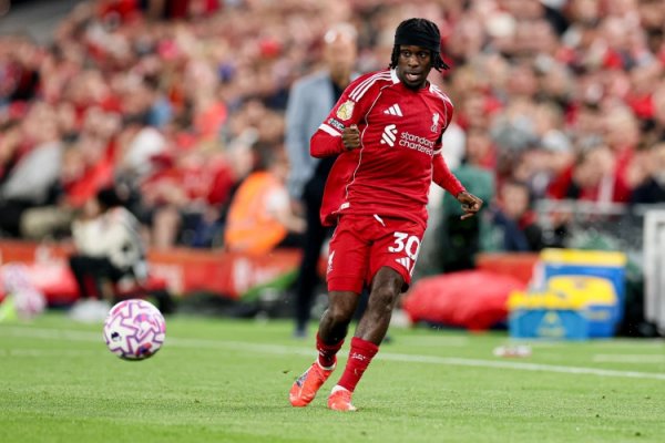 邮报：弗林蓬预计将因伤缺席6周，正印右后场球员仅剩布拉德利