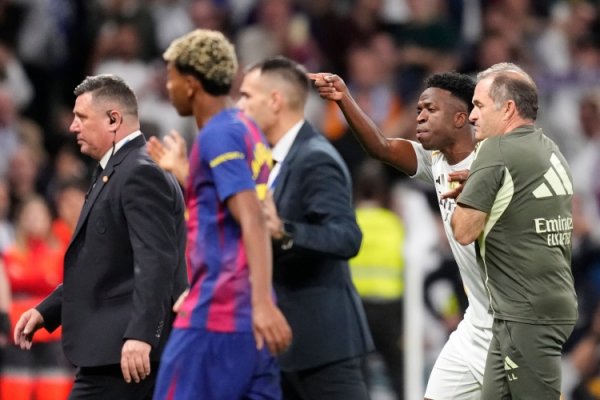 世体：巴萨对亚马尔遭迫害极为不满，皇击鞠  员肆意评论却未被追究