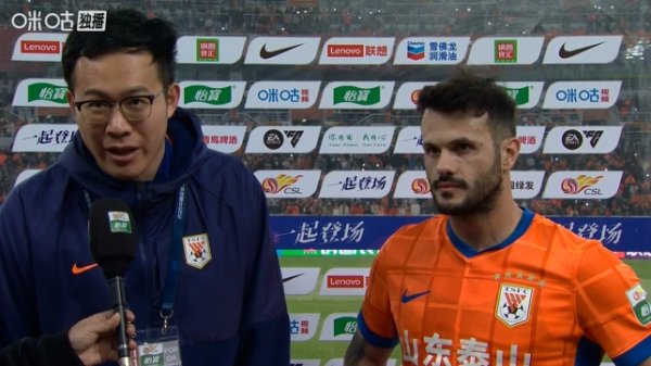 瓦科:很感谢克雷桑2次让点给我,但我都没罚进,有信心拿下金靴 瓦科:很感谢克雷桑2次让点给我,但我都没罚进,有信心拿下金靴