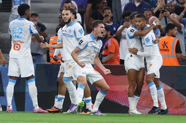 德泽尔比谈帕瓦尔表现不佳：他需要保持冷静，这责任在于我