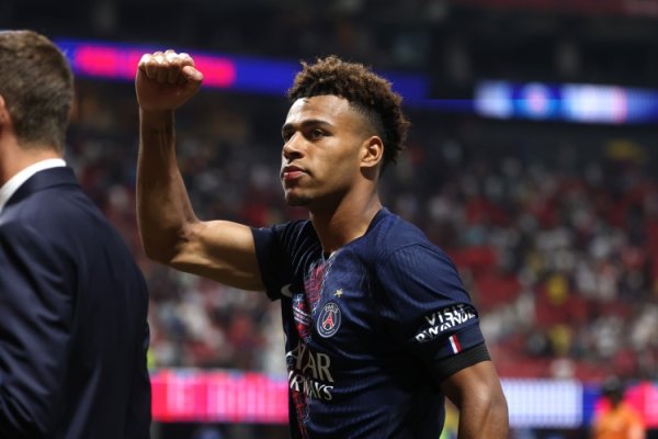 队报：杜埃右大腿严重撕裂，将缺阵数周时间，无缘出战拜仁