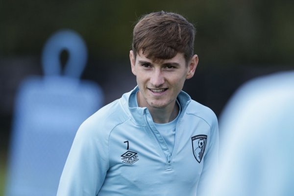 伯恩茅斯中场:哈兰德威胁巨大,针对他准备防守策略几乎不可能 伯恩茅斯中场:哈兰德威胁巨大,针对他准备防守策略几乎不可能