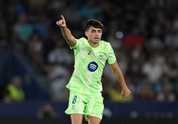 评论员：佩德里缺乏助功  和得分  的数据，而金球奖得主几乎都是前场球员