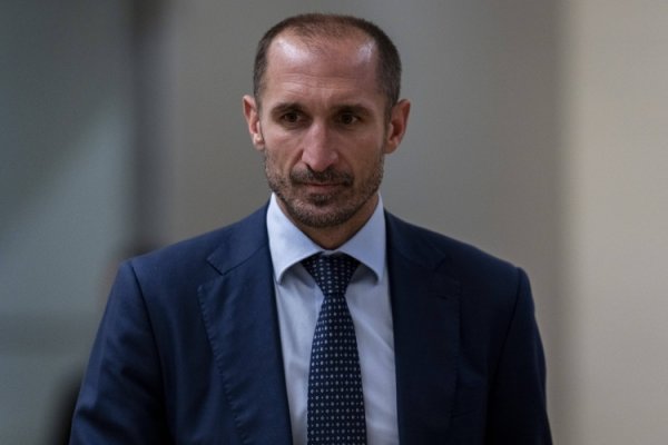 基耶利尼:斯帕莱蒂拥有开创新周期的经验,希望8个月后继续合作 基耶利尼:斯帕莱蒂拥有开创新周期的经验,希望8个月后继续合作