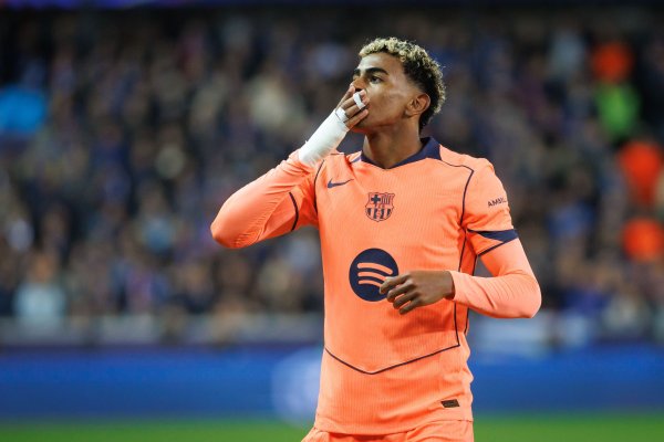 18球22助！18岁亚马尔已在西甲赛事  中加入  40粒得分