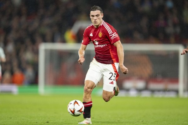 记者:阿莫林仍认为乌加特适合自己的策略  体系 球员指导教练员之间没问题