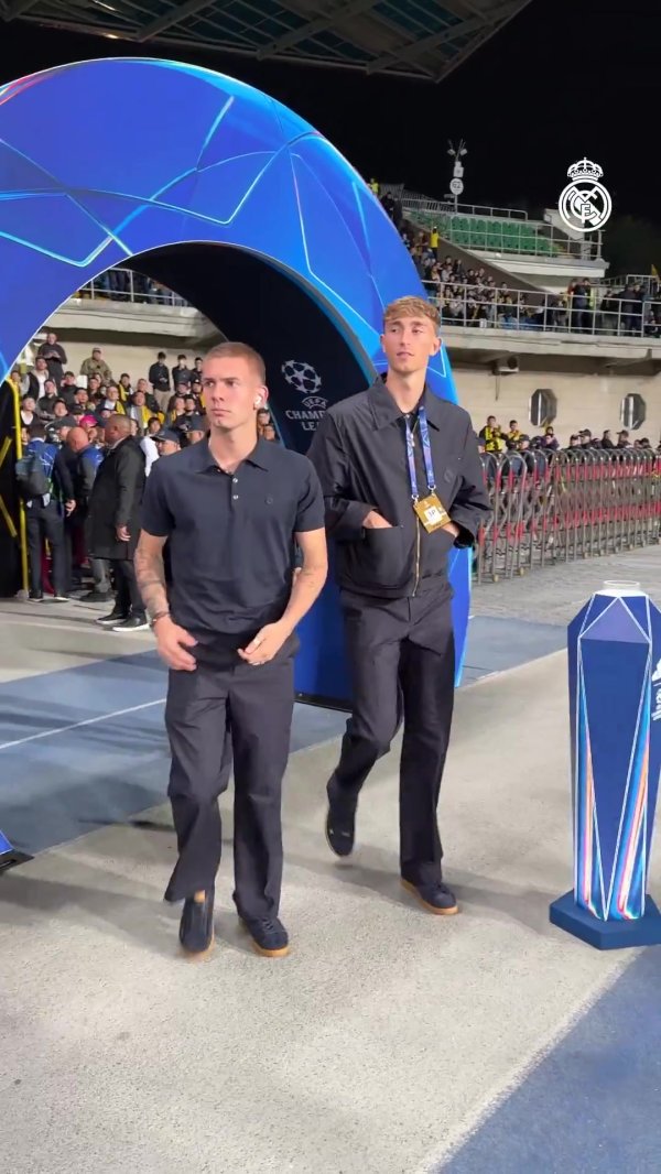 皇马官方晒球员赛前踩场视频,贝林厄姆、赫伊森等人出镜 皇马官方晒球员赛前踩场视频,贝林厄姆、赫伊森等人出镜